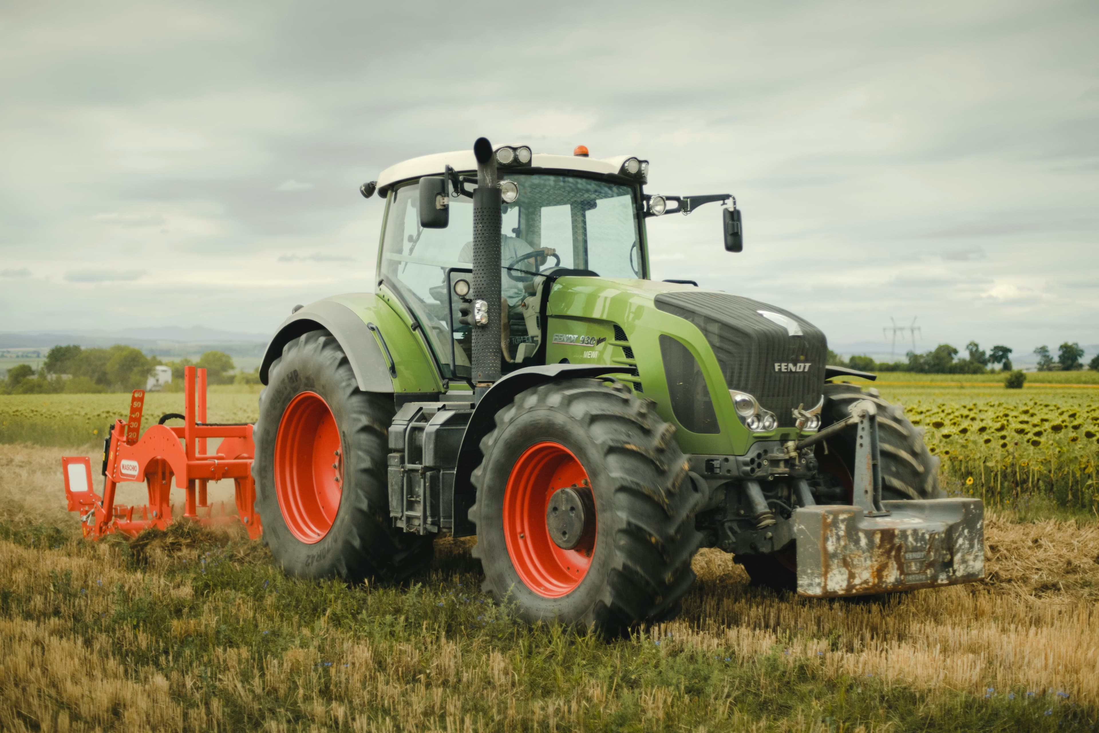 Traktor als selbstfahrende Arbeitsmaschine