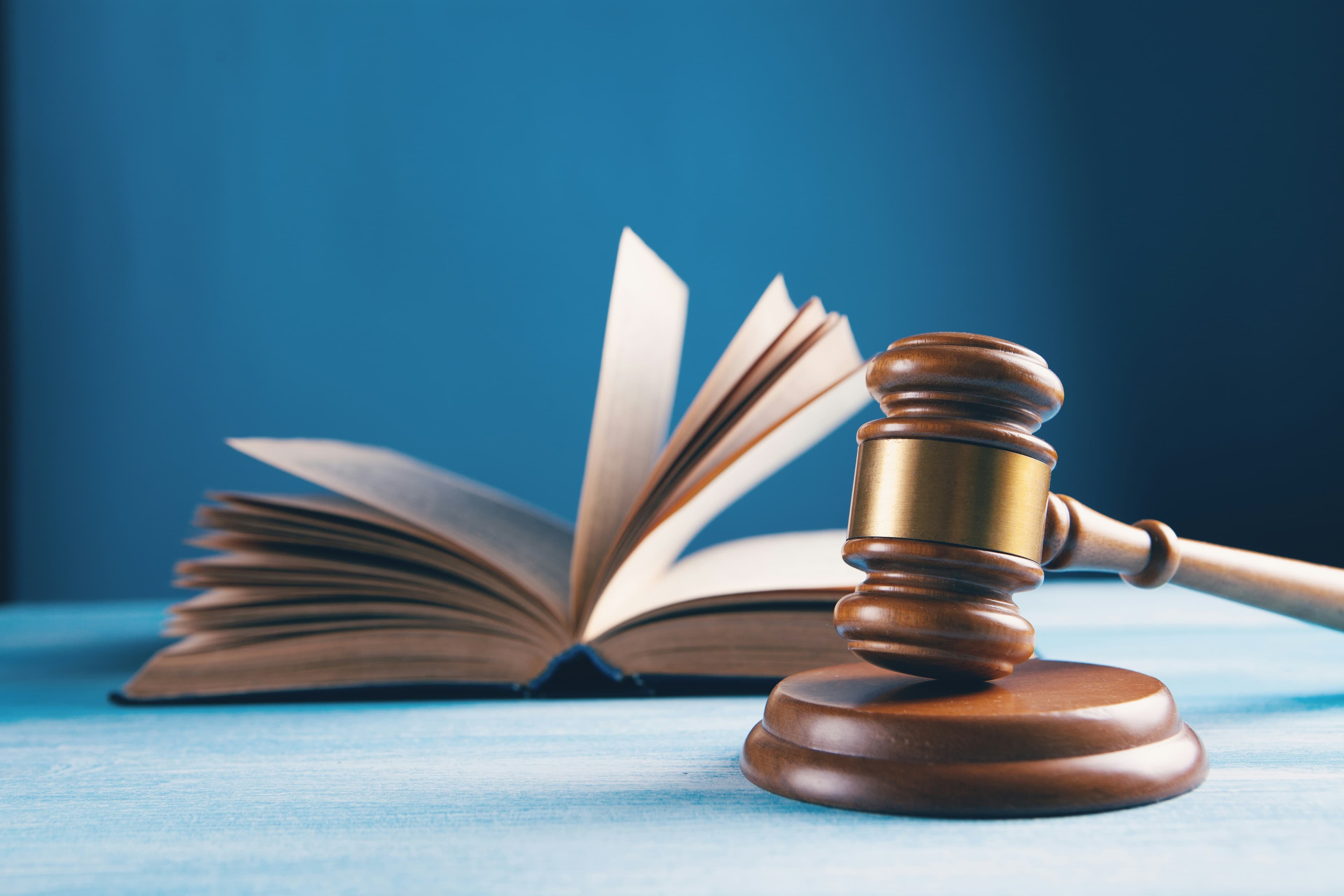 Gesetzbuch als Sinnbild für Vorsorgevollmacht und Patientenverfügung